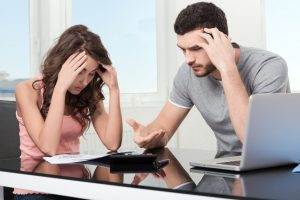 Fix My Credit - Couple having financial problem